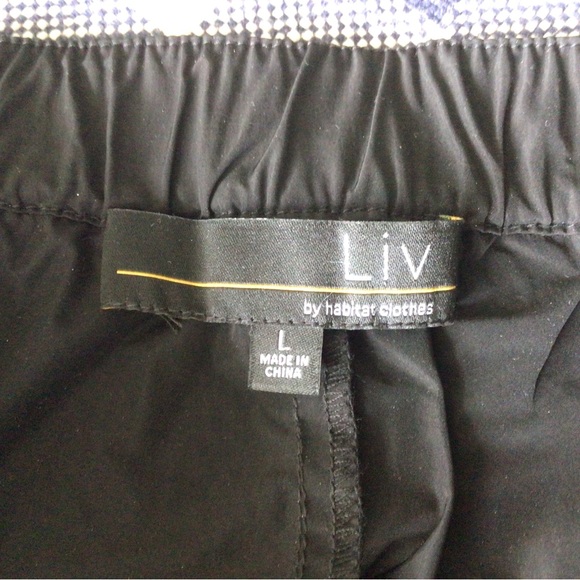 LIV Crop Pants - Picture 3 of 6